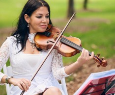 Violinist Gulia:  “Any Music for any Wedding!”